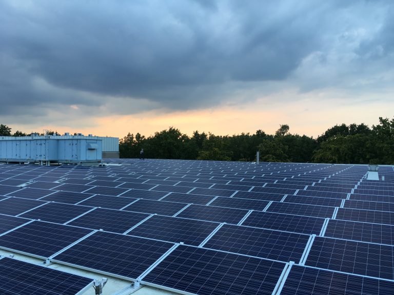 Zonnedelen: uw zonnepanelen op een ander zijn dak